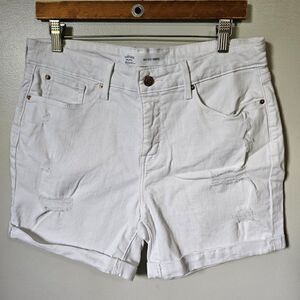 EUC WHITE SIGNATURE LEVIS STRAUSS MID RISE SHORTS SIZE 12 / 31W